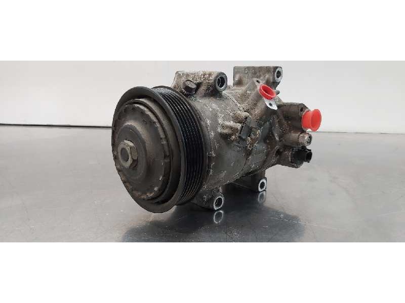 Recambio de compresor aire acondicionado para toyota avensis touring sports executive referencia OEM IAM 8831002780  