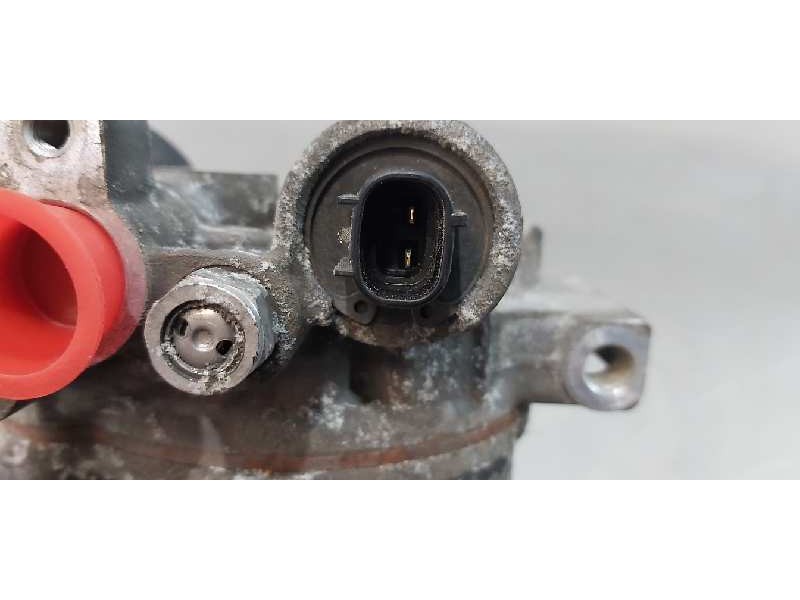 Recambio de compresor aire acondicionado para toyota avensis touring sports executive referencia OEM IAM 8831002780  