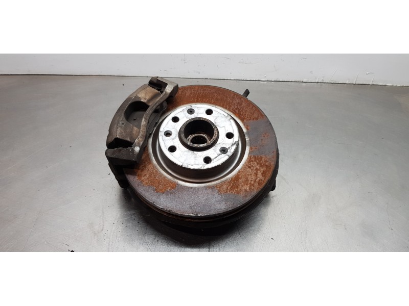 Recambio de mangueta delantera izquierda para peugeot 308 sw active referencia OEM IAM 1610137880  