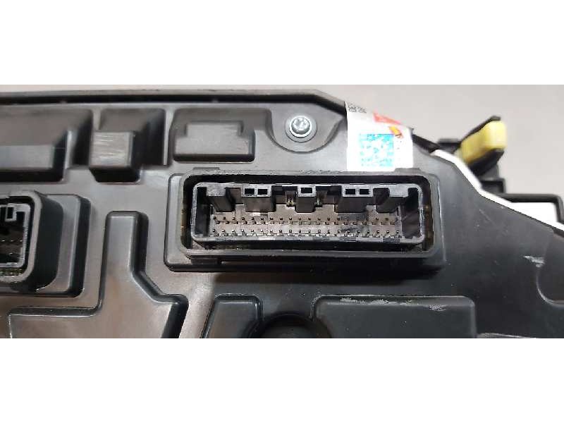 Recambio de cuadro instrumentos para toyota avensis touring sports executive referencia OEM IAM 8380005V62  