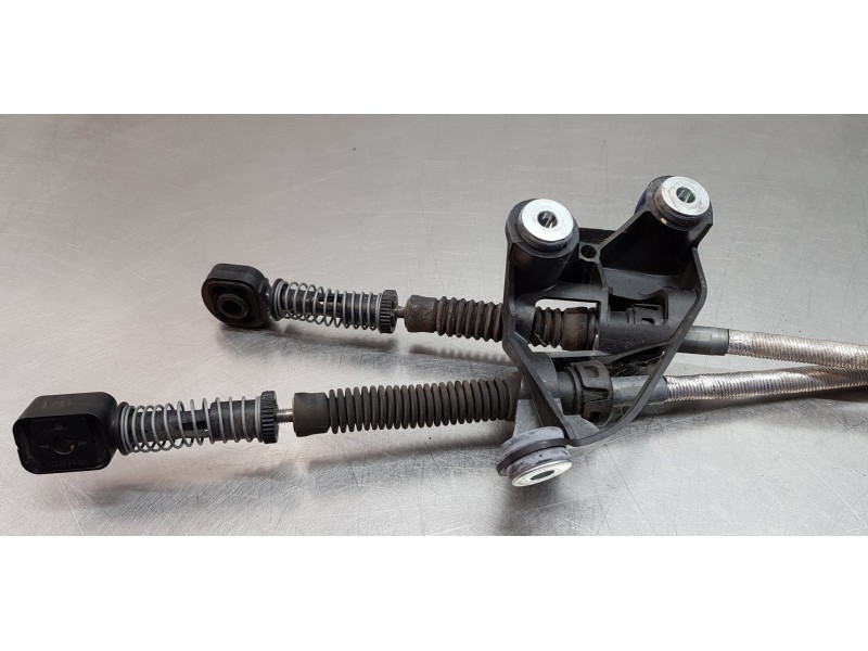 Recambio de varillaje cambio para volkswagen tiguan edition bmt referencia OEM IAM 5QA711049C  