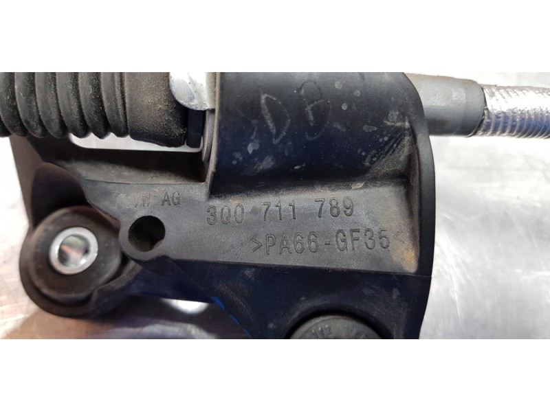 Recambio de varillaje cambio para volkswagen tiguan edition bmt referencia OEM IAM 5QA711049C  