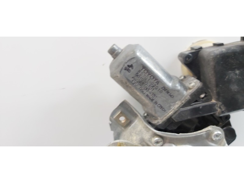Recambio de elevalunas delantero derecho para toyota avensis touring sports executive referencia OEM IAM 6981005071  