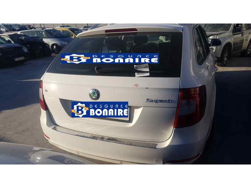 skoda superb combi (3t5) del año 2012