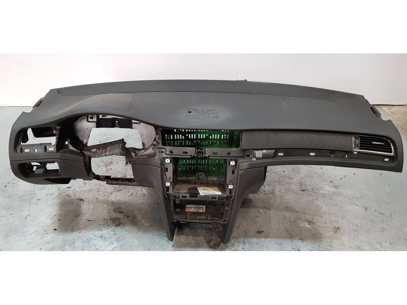 Recambio de salpicadero para skoda superb combi (3t5) active referencia OEM IAM 3T1857007D   Recambio de salpicadero para skoda superb combi (3t5) active referencia OEM IAM 3T1857007D