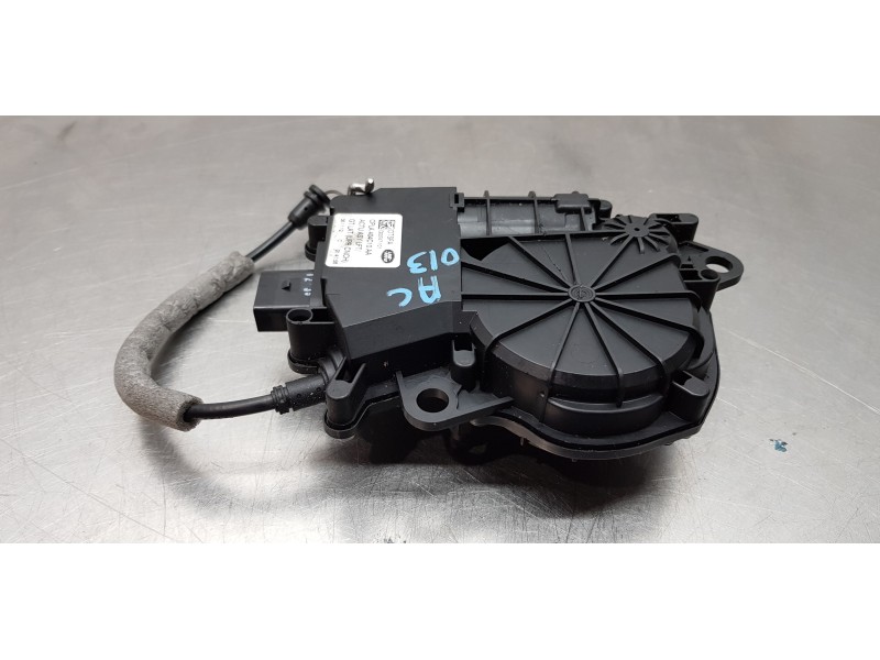 Recambio de motor cierre centralizado porton para land rover range rover vogue referencia OEM IAM LR034351  