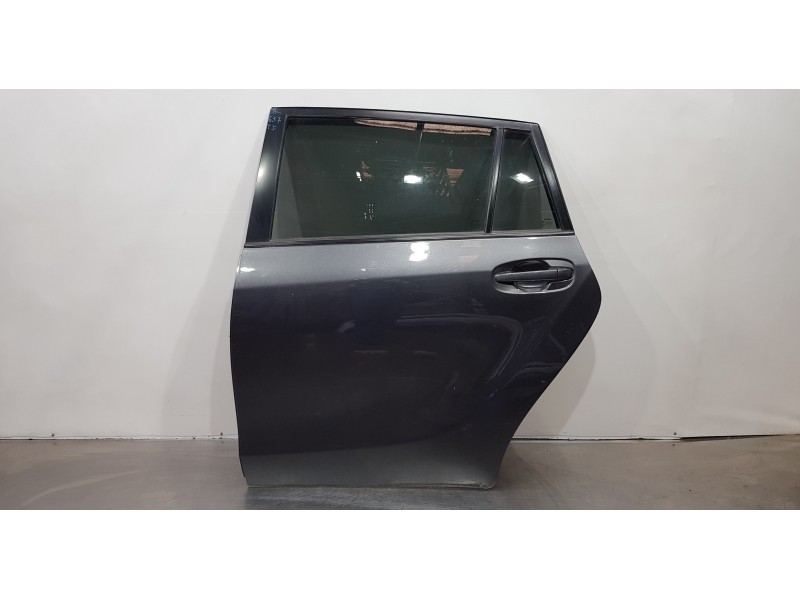 Recambio de puerta trasera izquierda para toyota verso active referencia OEM IAM 670040F040  