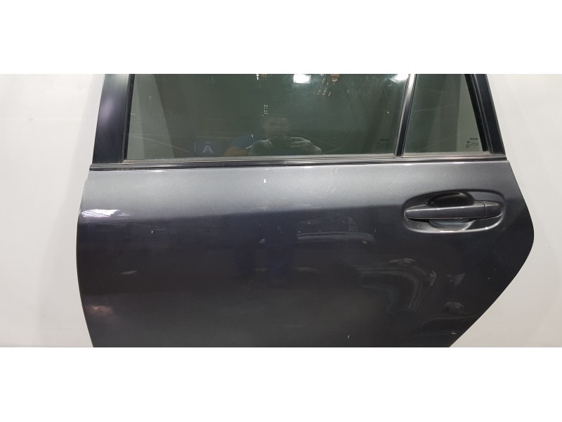 Recambio de puerta trasera izquierda para toyota verso active referencia OEM IAM 670040F040  