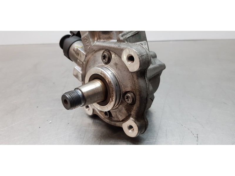 Recambio de bomba inyeccion para volkswagen caddy furgón/kombi furgón referencia OEM IAM 03L130755AA  