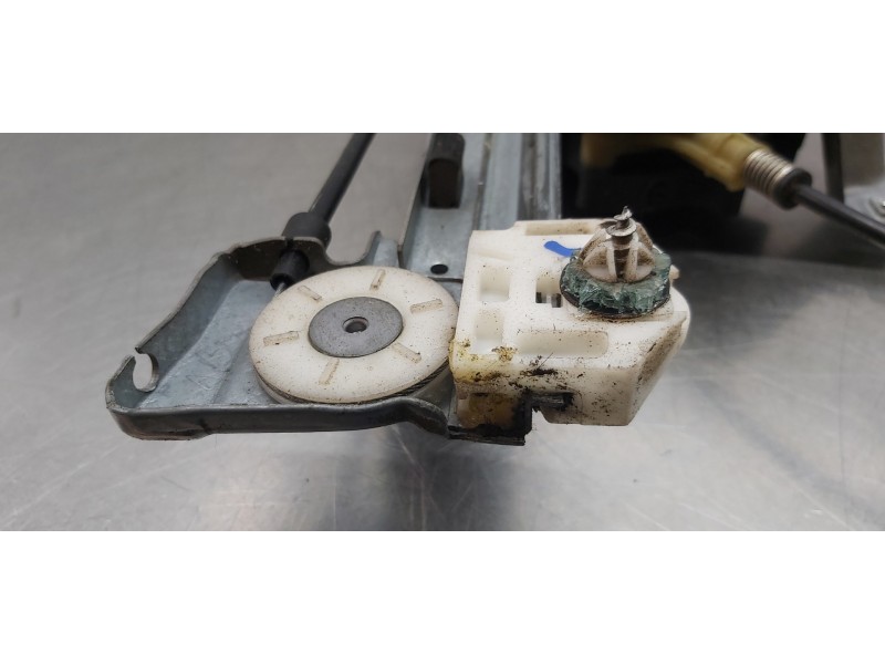 Recambio de elevalunas delantero derecho para renault kangoo furgón professional referencia OEM IAM 807207012R   Recambio de elevalunas delantero derecho para renault kangoo furgón professional referencia OEM IAM 807207012R