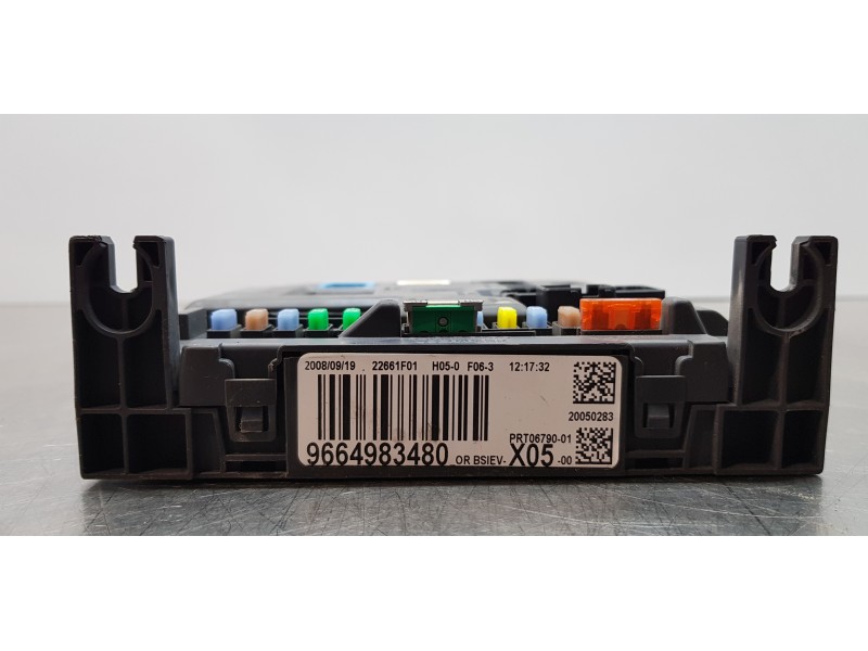 Recambio de caja reles / fusibles para peugeot 207 sw sport referencia OEM IAM 9664983480 22661F01 
