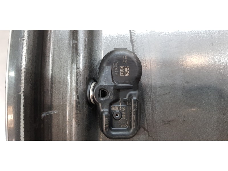 Recambio de llanta para toyota avensis touring sports executive referencia OEM IAM 4261105370  