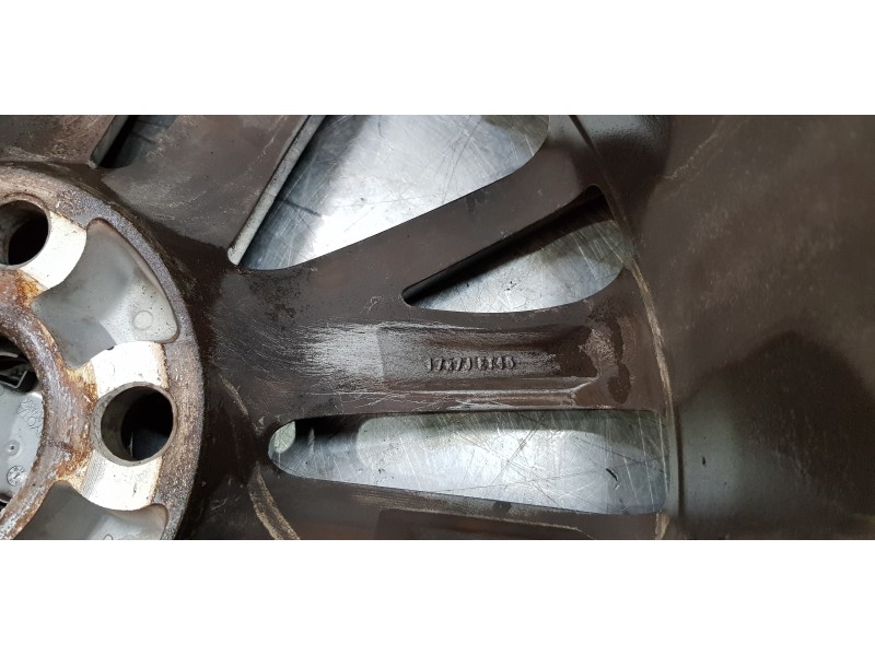 Recambio de llanta para toyota avensis touring sports executive referencia OEM IAM 4261105370  