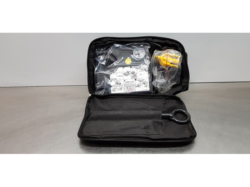 Recambio de kit anti pinchazos ( compresor aire ) para hyundai i30 fastback tecno referencia OEM IAM UW0852  