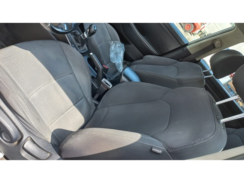 kia carens ( ) del año 2017