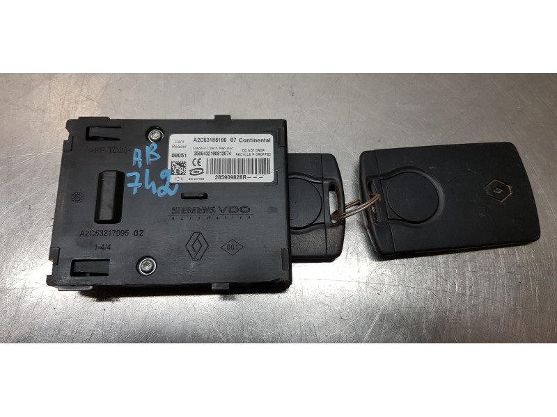 Recambio de conmutador de arranque para renault megane iii coupe dynamique referencia OEM IAM 285909828R   Recambio de conmutador de arranque para renault megane iii coupe dynamique referencia OEM IAM 285909828R