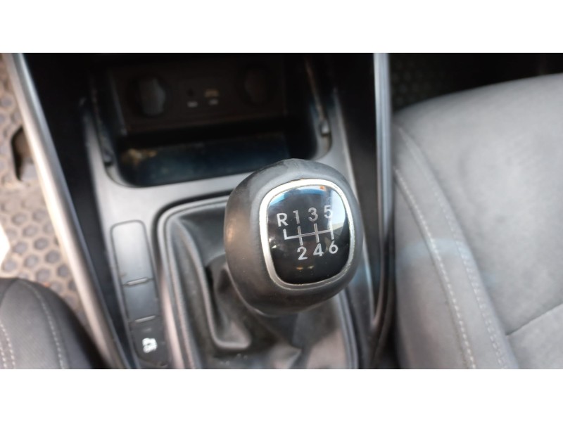 kia carens ( ) del año 2017