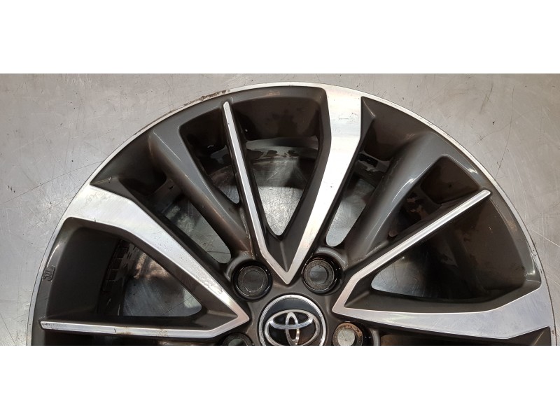 Recambio de llanta para toyota avensis touring sports executive referencia OEM IAM 4261105370  
