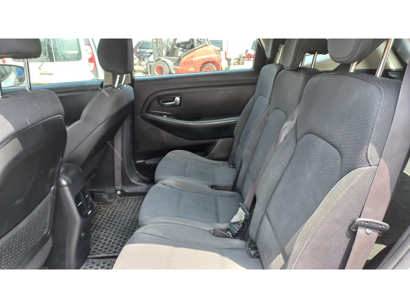 kia carens ( ) del año 2017