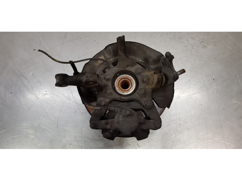 Recambio de mangueta delantera derecha para toyota avensis touring sports executive referencia OEM IAM 4321105090  