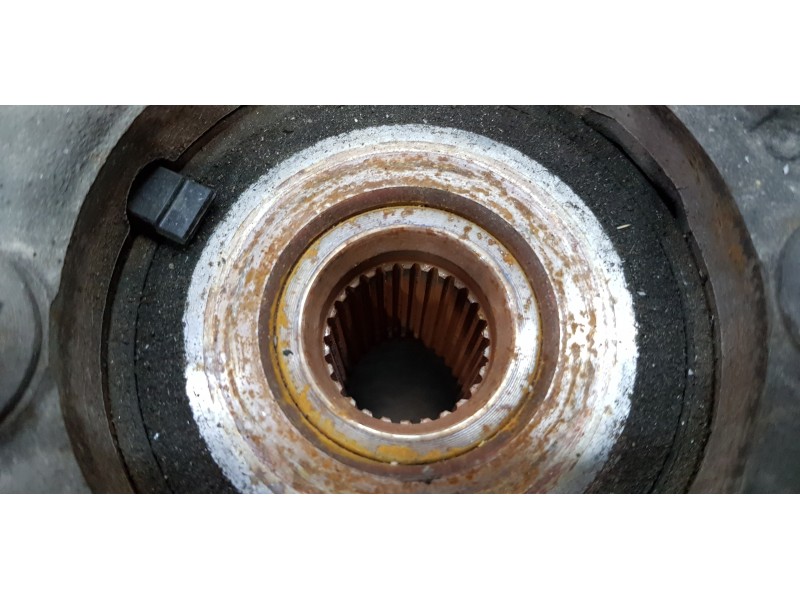 Recambio de mangueta delantera derecha para toyota avensis touring sports executive referencia OEM IAM 4321105090  