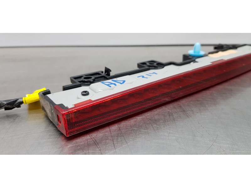 Recambio de luz central de freno para hyundai i30 fastback tecno referencia OEM IAM 92700G4100  