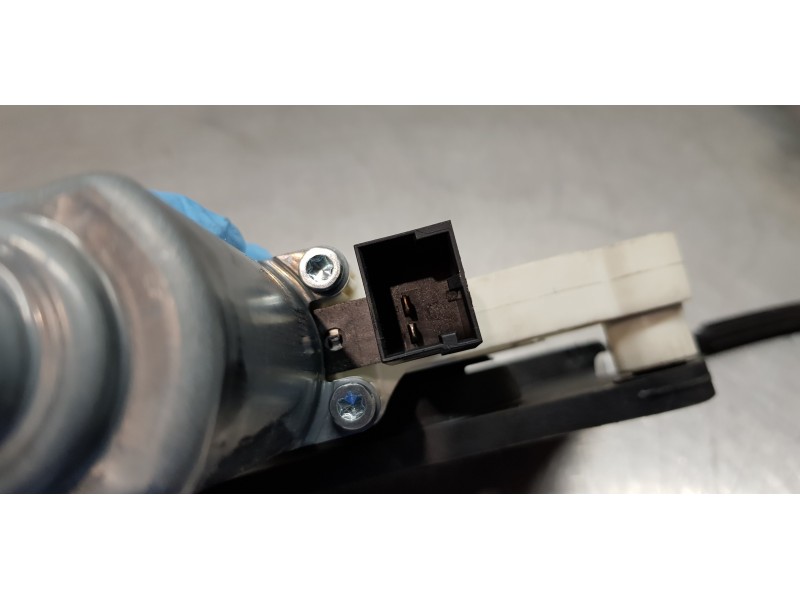 Recambio de elevalunas delantero izquierdo para audi a6 berlina (4a2) 40 tdi basic referencia OEM IAM 4K0837461 4K0959801 