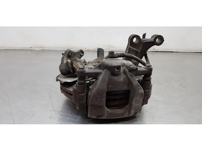 Recambio de mangueta delantera izquierda para toyota avensis touring sports executive referencia OEM IAM 4321205090  