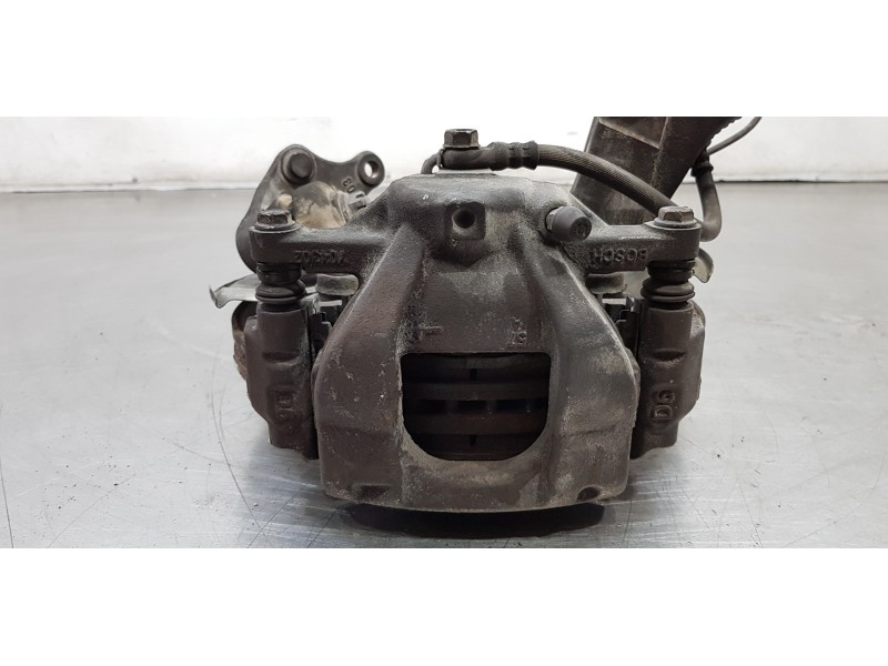 Recambio de mangueta delantera izquierda para toyota avensis touring sports executive referencia OEM IAM 4321205090  