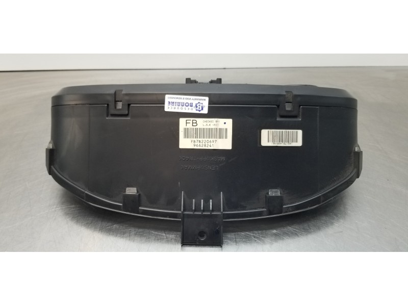 Recambio de cuadro instrumentos para chevrolet captiva 2.0 vcdi lt referencia OEM IAM 96628241  