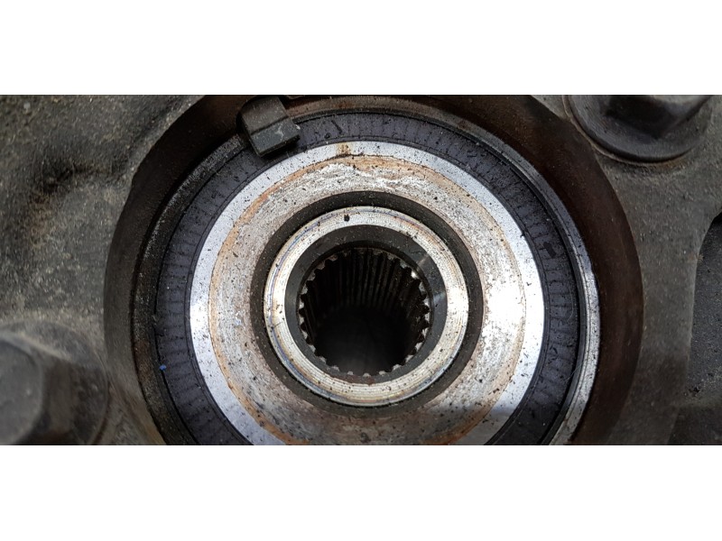 Recambio de mangueta delantera izquierda para toyota avensis touring sports executive referencia OEM IAM 4321205090  