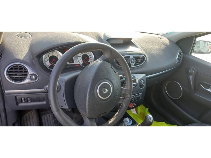 renault clio iii del año 2008