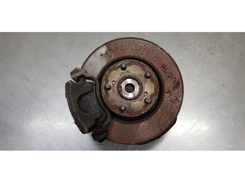 Recambio de mangueta delantera izquierda para toyota avensis touring sports executive referencia OEM IAM 4321205090  