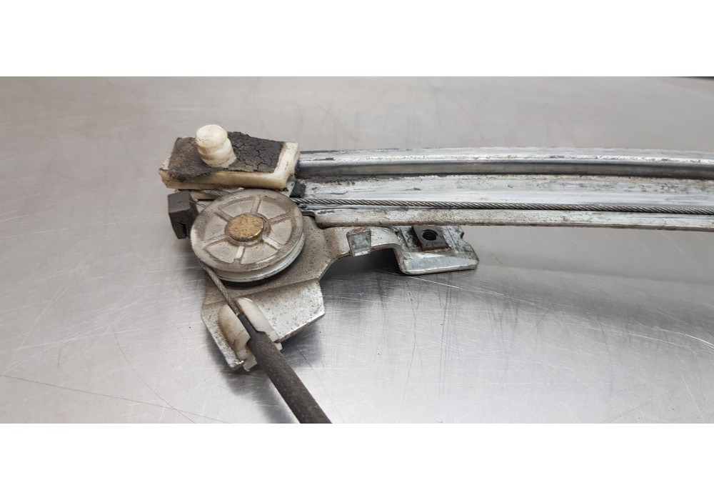 Recambio de elevalunas delantero izquierdo para renault megane i classic (la0) 1.6e rt referencia OEM IAM 7700834347 0130821720 