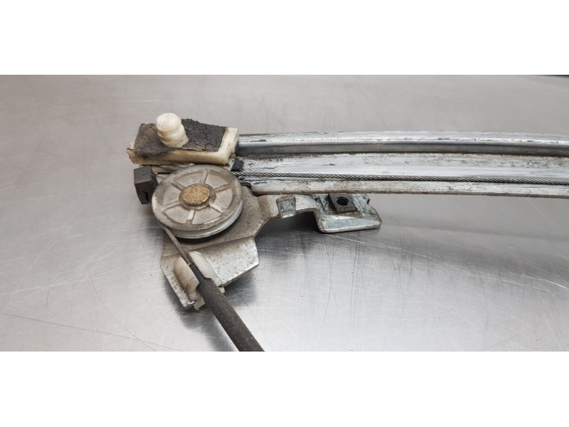 Recambio de elevalunas delantero izquierdo para renault megane i classic (la0) 1.6e rt referencia OEM IAM 7700834347 0130821720 