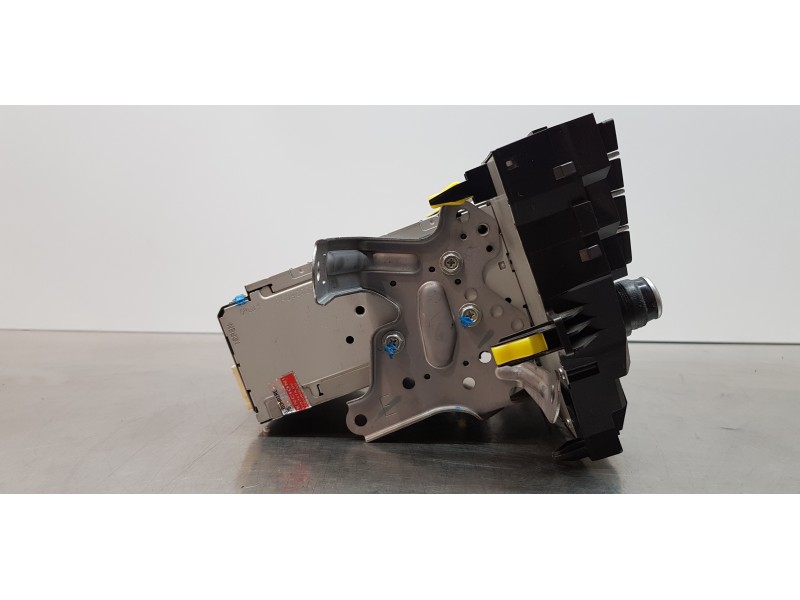 Recambio de pantalla multifuncion para toyota avensis touring sports executive referencia OEM IAM 8614005200  