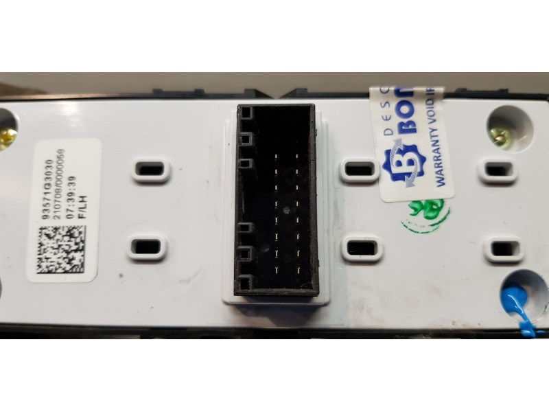 Recambio de mando elevalunas delantero izquierdo para hyundai i30 fastback tecno referencia OEM IAM 93571G3030PMP 93571G3030 