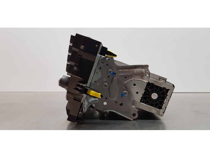 Recambio de pantalla multifuncion para toyota avensis touring sports executive referencia OEM IAM 8614005200  