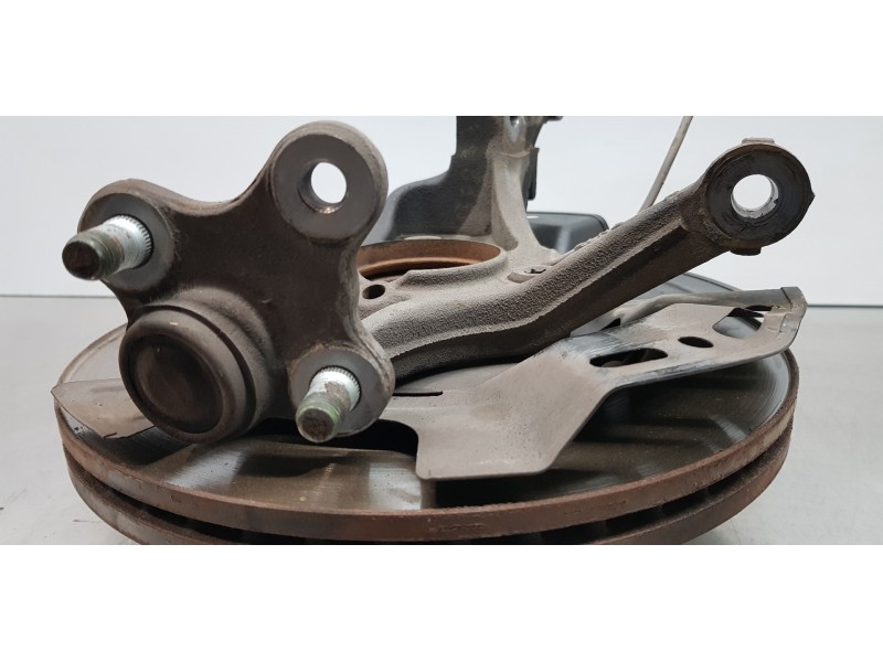 Recambio de mangueta delantera derecha para hyundai i30 fastback tecno referencia OEM IAM 51716G4AA0 51750F2000 