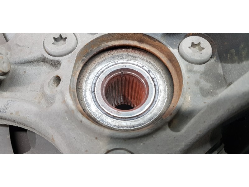 Recambio de mangueta delantera derecha para hyundai i30 fastback tecno referencia OEM IAM 51716G4AA0 51750F2000 