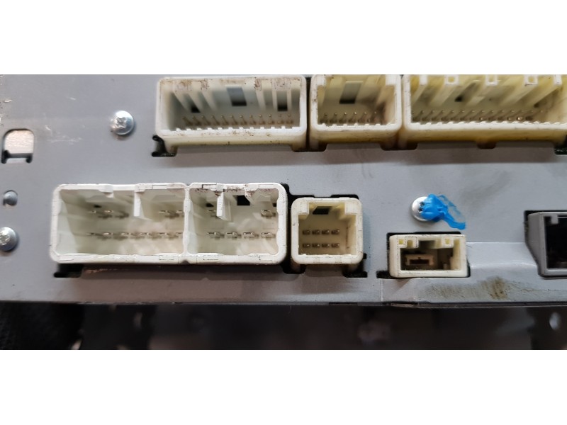 Recambio de pantalla multifuncion para toyota avensis touring sports executive referencia OEM IAM 8614005200  