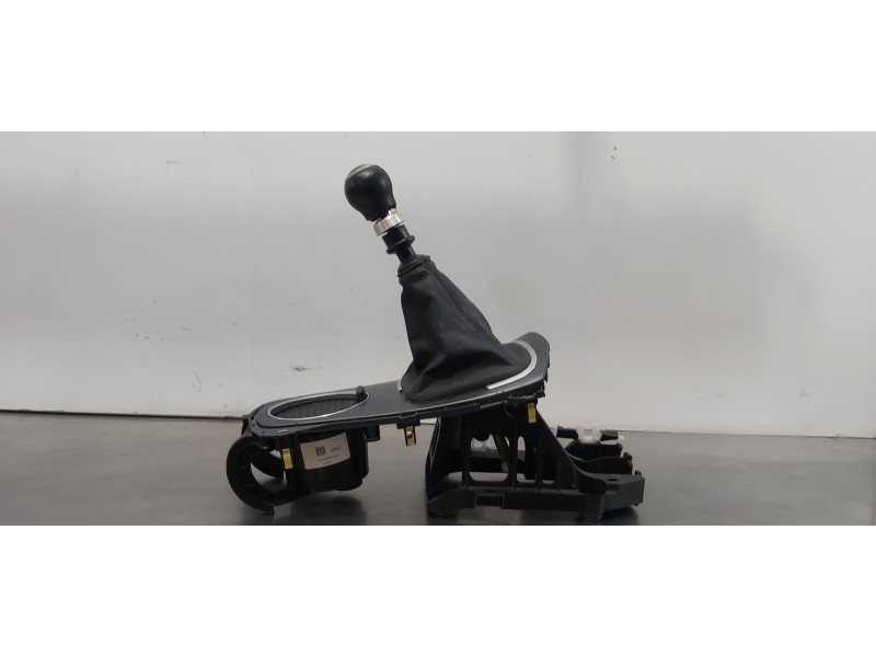 Recambio de palanca cambio para toyota avensis touring sports executive referencia OEM IAM 3353005110  