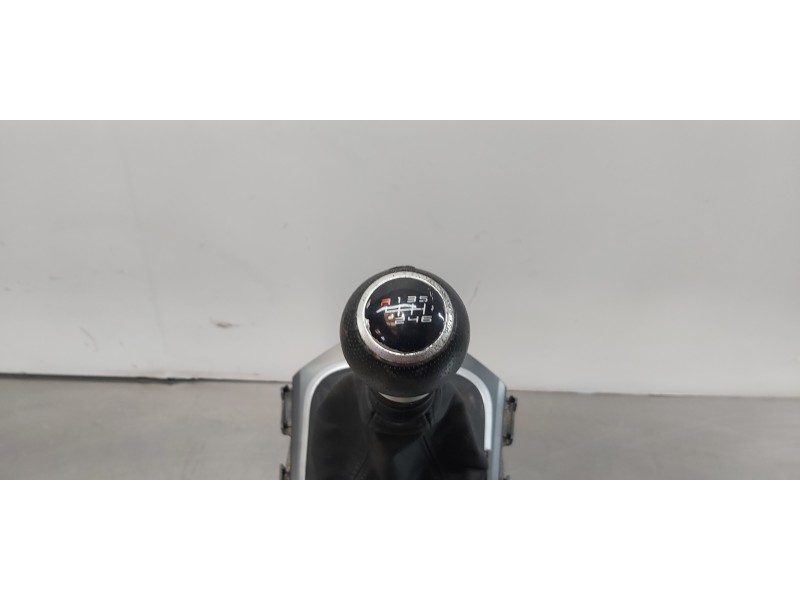 Recambio de palanca cambio para toyota avensis touring sports executive referencia OEM IAM 3353005110  