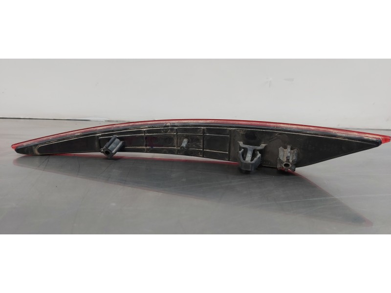 Recambio de piloto trasero izquierdo paragolpes para toyota avensis touring sports executive referencia OEM IAM 8192005010  