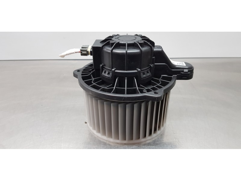 Recambio de motor calefaccion para hyundai i30 fastback tecno referencia OEM IAM 97113A4000  