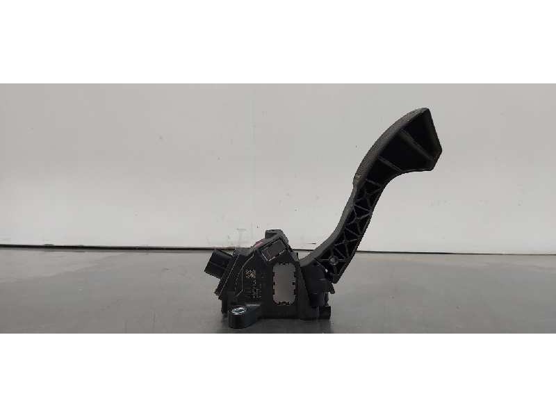 Recambio de pedal acelerador para toyota avensis touring sports executive referencia OEM IAM 7811005040  