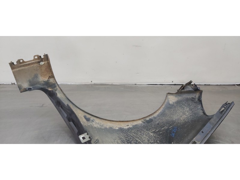 Recambio de aleta delantera derecha para renault clio iii authentique referencia OEM IAM 7701476103  