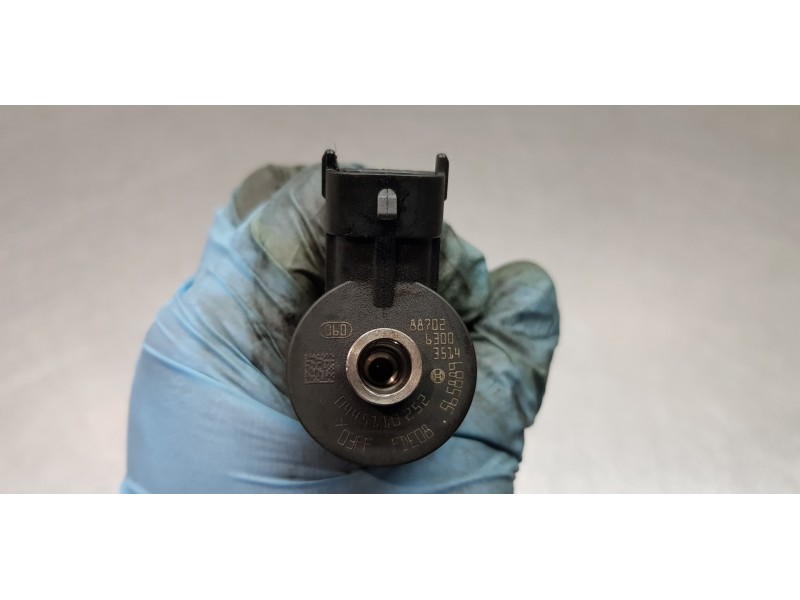 Recambio de inyector para peugeot 207 confort referencia OEM IAM 0445110252  