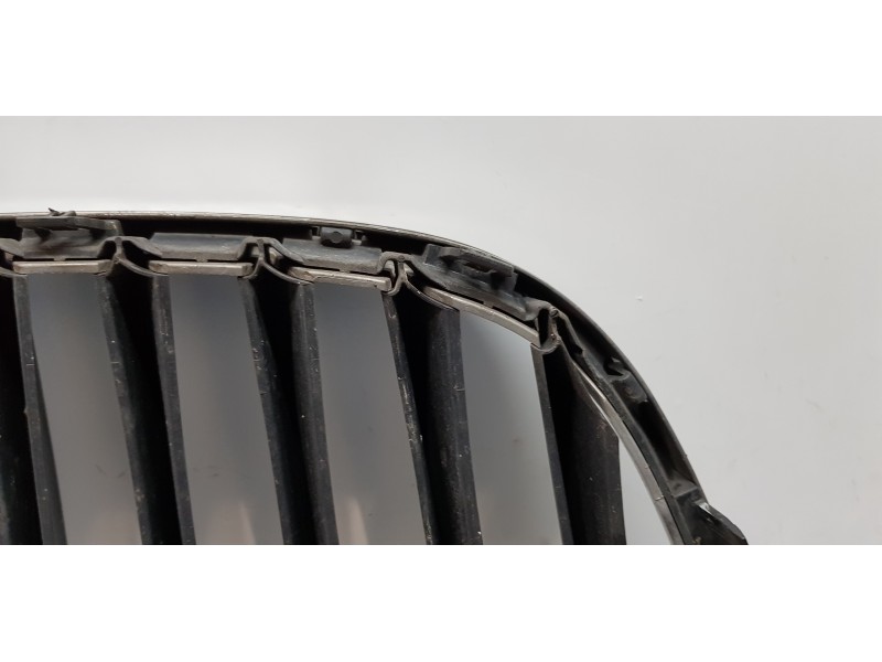 Recambio de rejilla paragolpes izquierda para bmw x1 (e84) sdrive 18d referencia OEM IAM 51112993305  