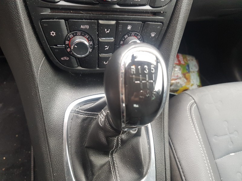 opel meriva b del año 2012